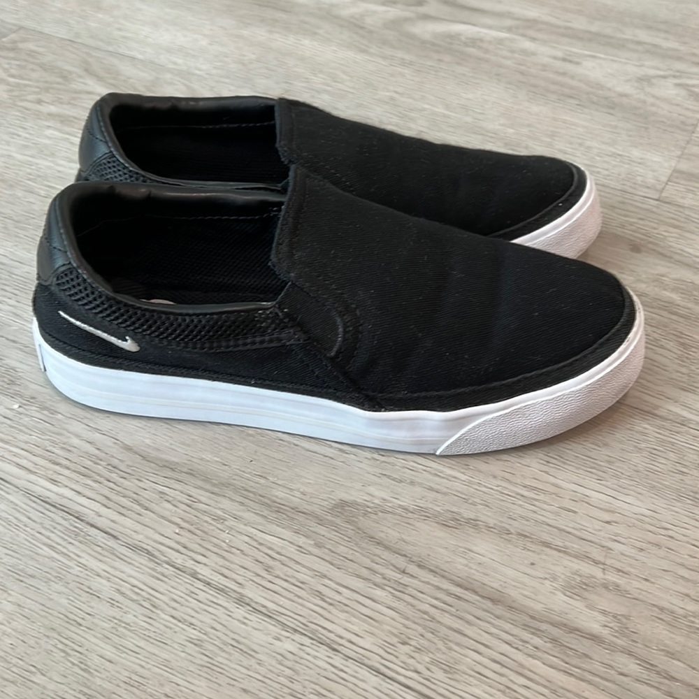 Nike slip on shoes